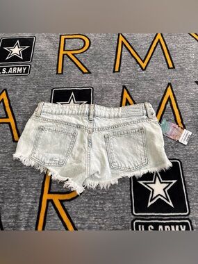 Light Wash Denim Frayed Hem Women's Shorts